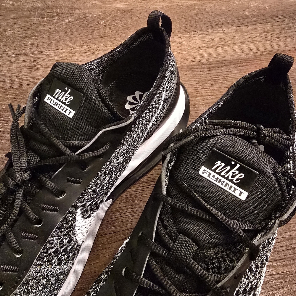 Nike Flyknit Racer Oreo - Picture 3 of 9
